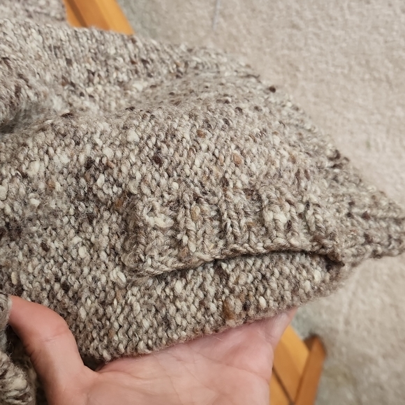 Gorgeous Handknit in Ireland Wool Sweater XLG. - Picture 5 of 10